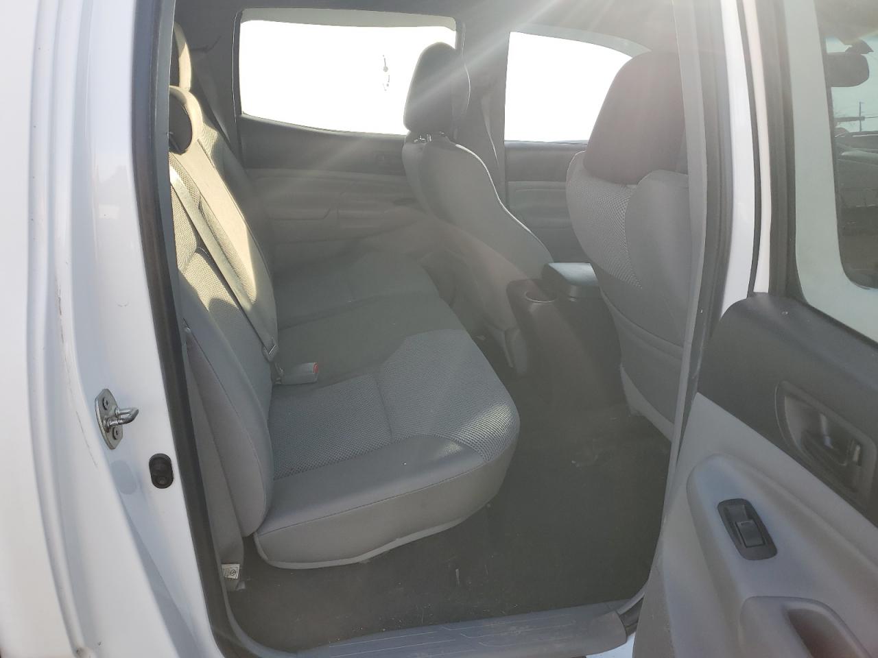 2012 Toyota Tacoma - Image 10