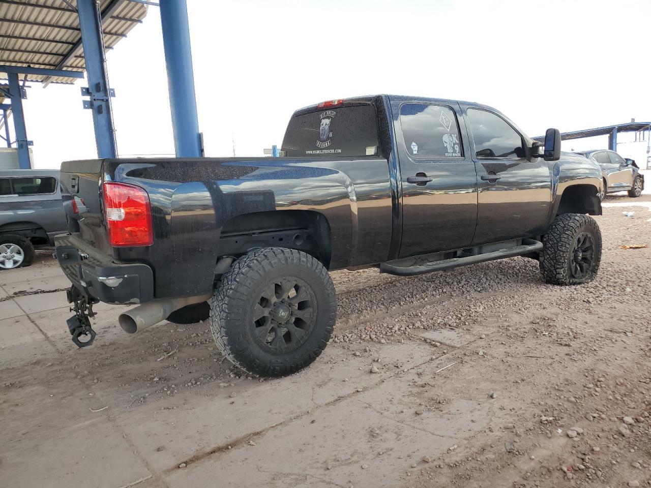 2013 Chevrolet Silverado - Image 3