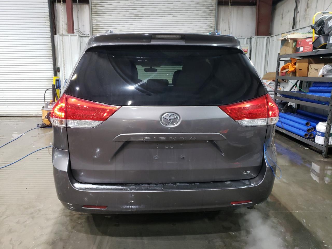 2013 Toyota Sienna - Image 6