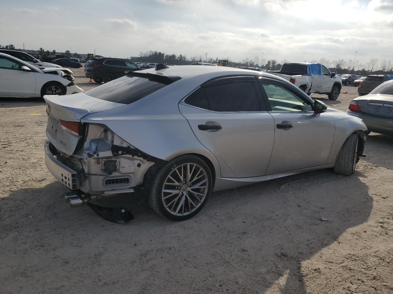 2018 Lexus IS - Image 3