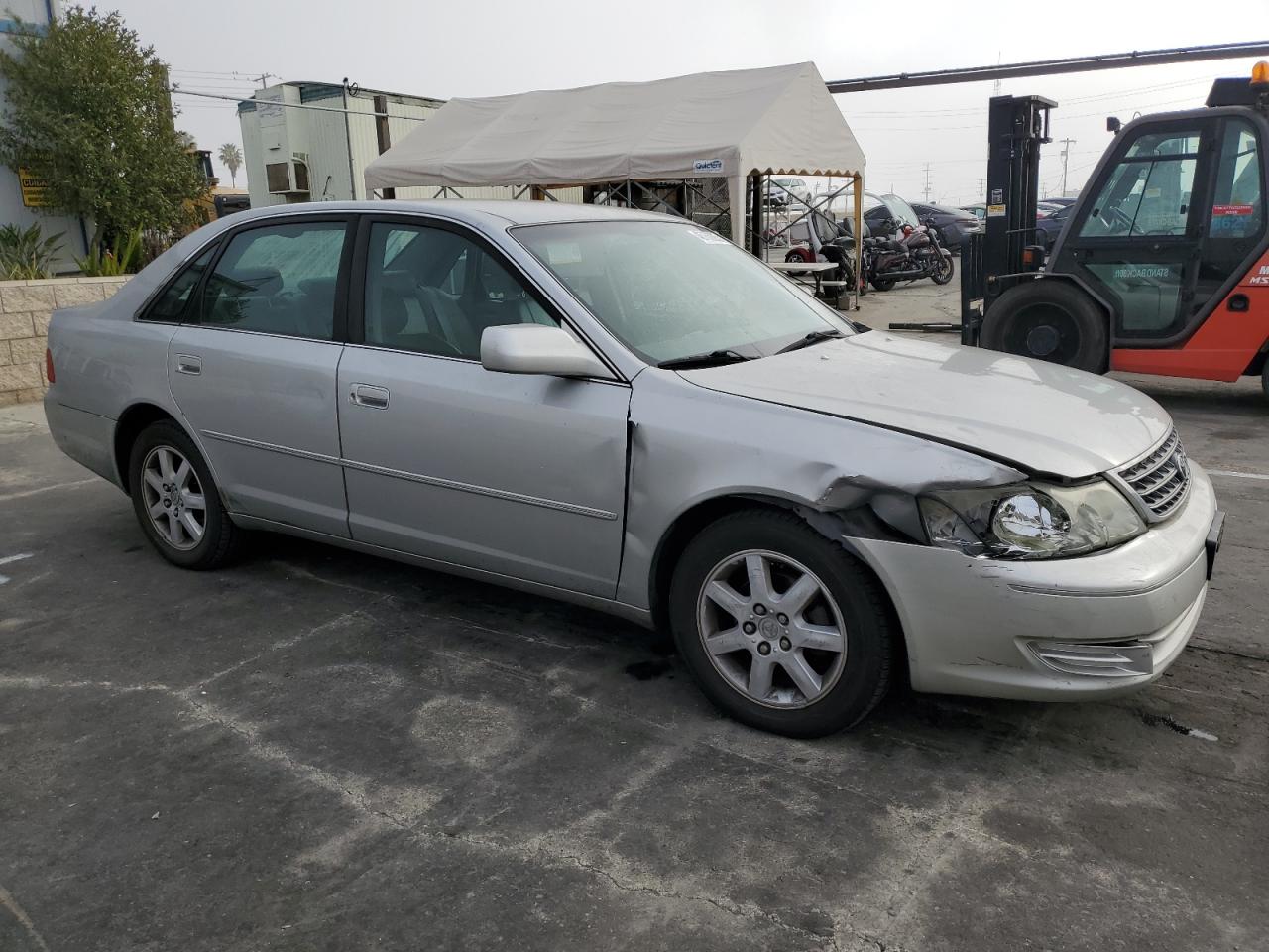 2004 Toyota Avalon - Image 4