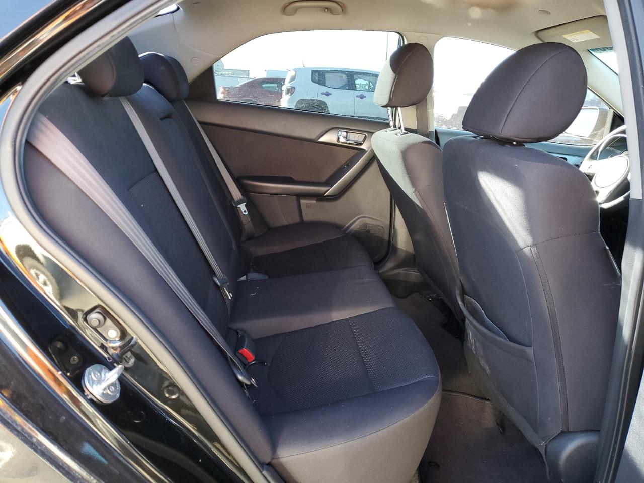 2013 Kia Forte - Image 10