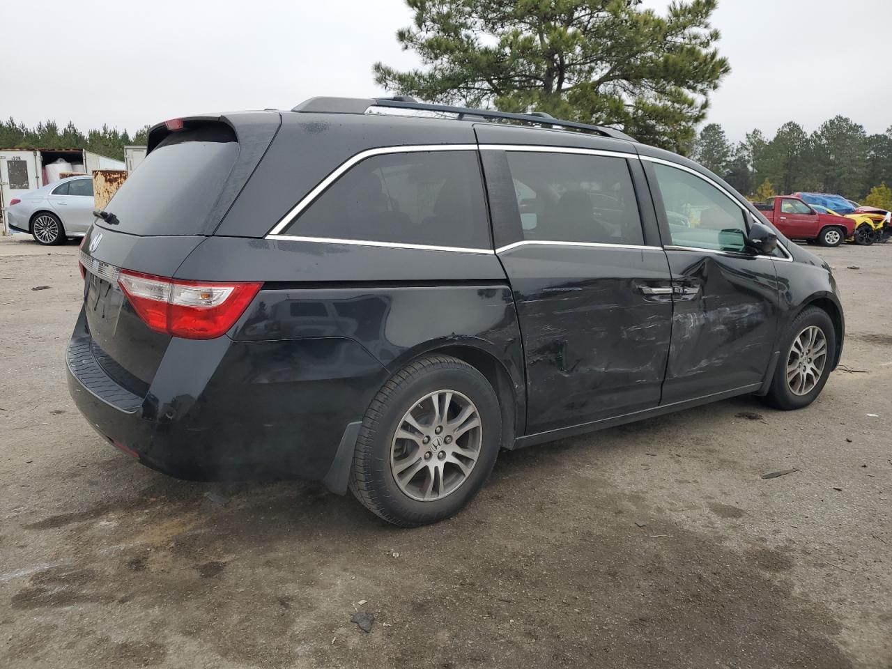 2011 Honda Odyssey - Image 3