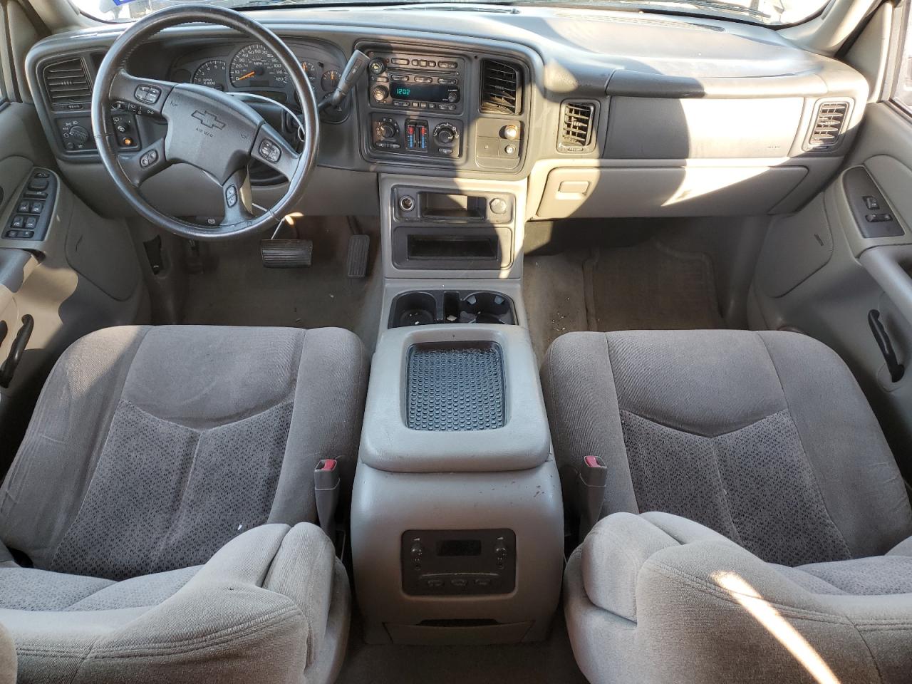 2004 Chevrolet Tahoe - Image 8