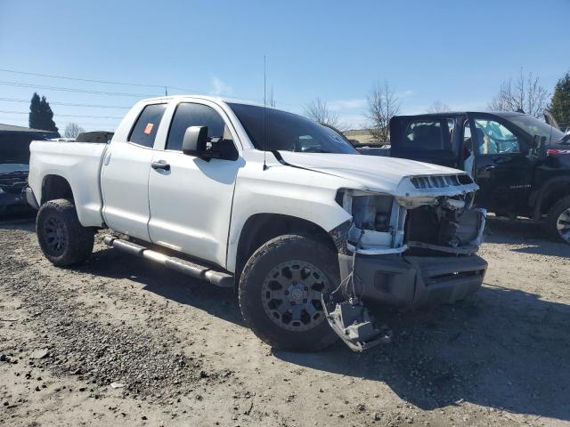 Pickups TOYOTA TUNDRA 2017 Biały