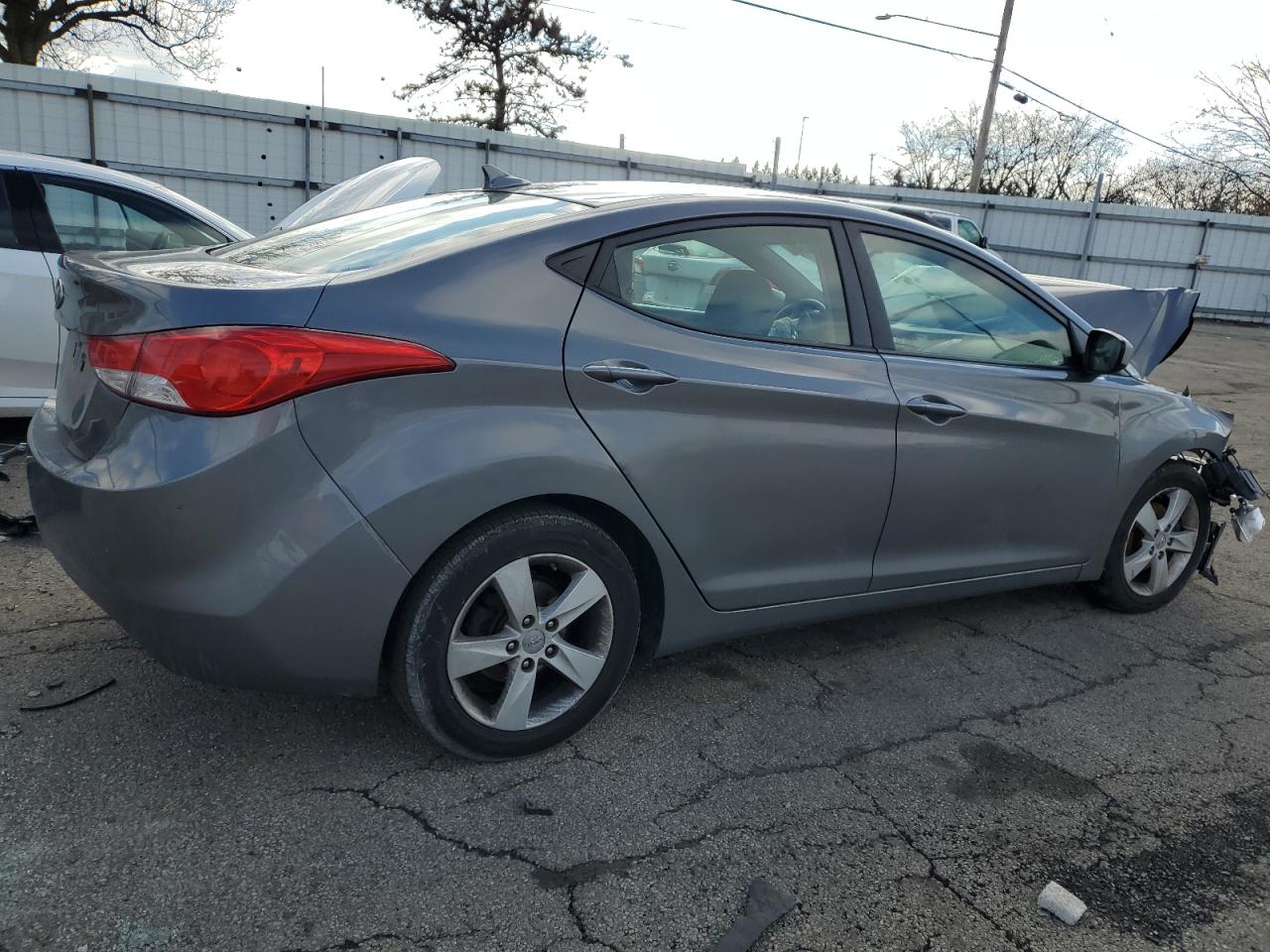 2013 Hyundai Elantra - Image 3