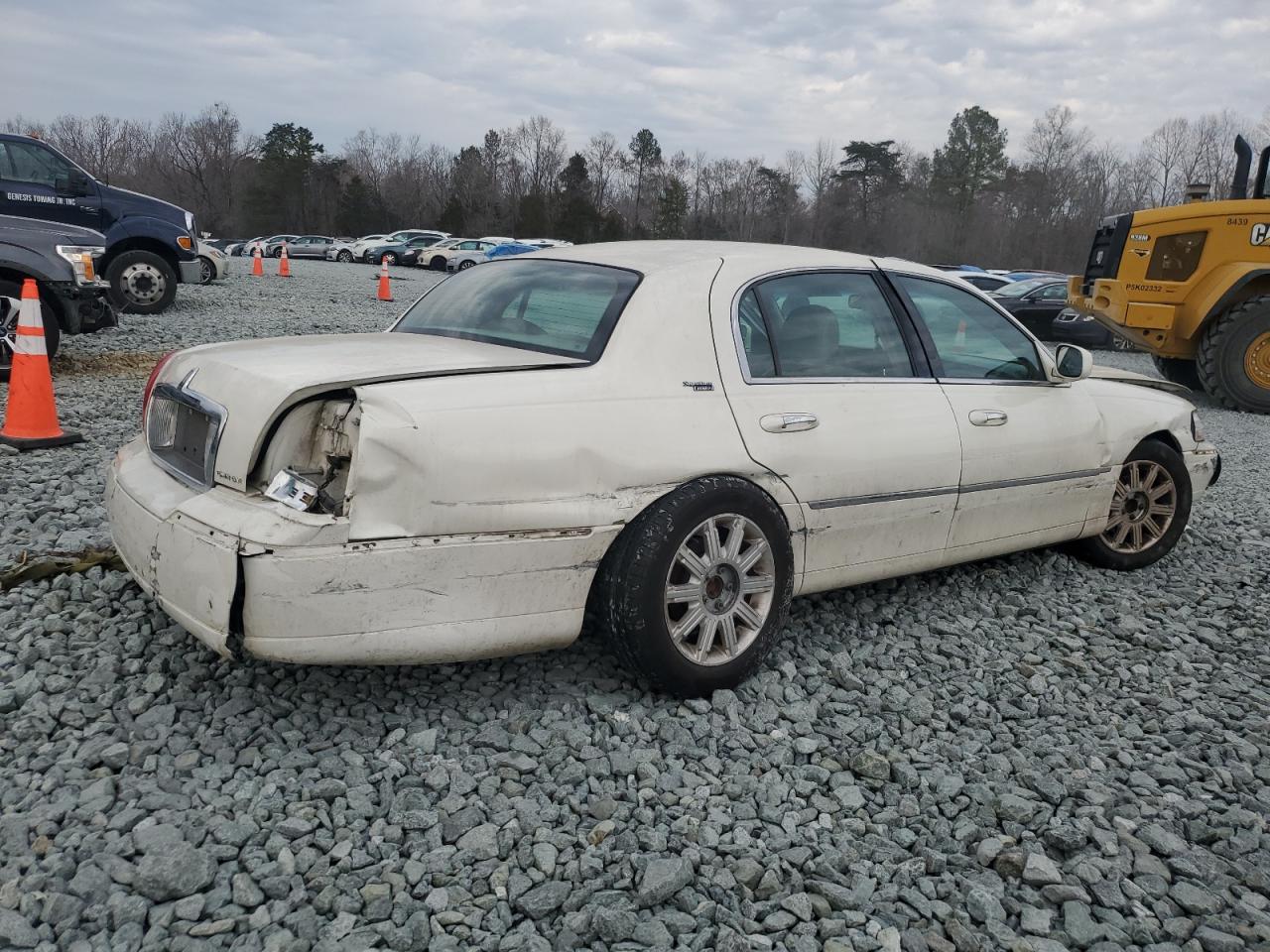 2007 Lincoln Town Car - Image 3