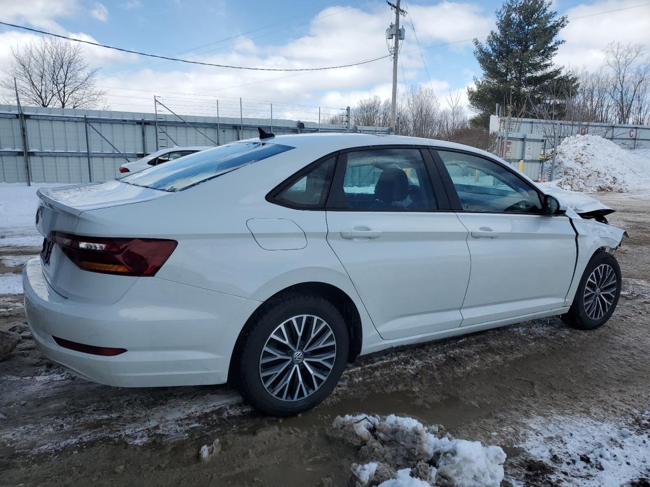2019 Volkswagen Jetta - Image 3