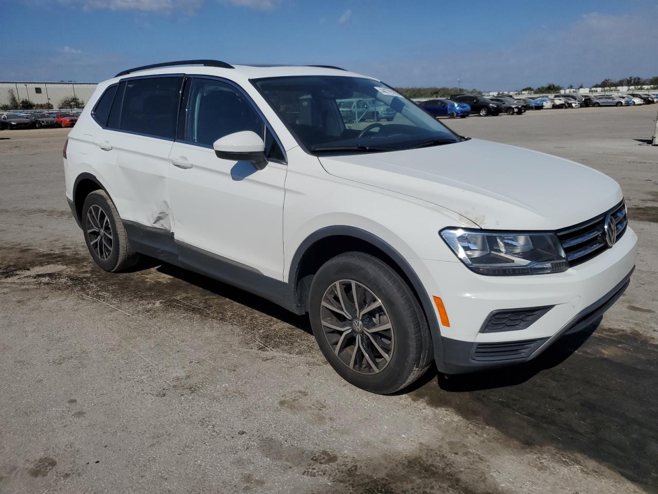 2021 Volkswagen Tiguan - Image 4