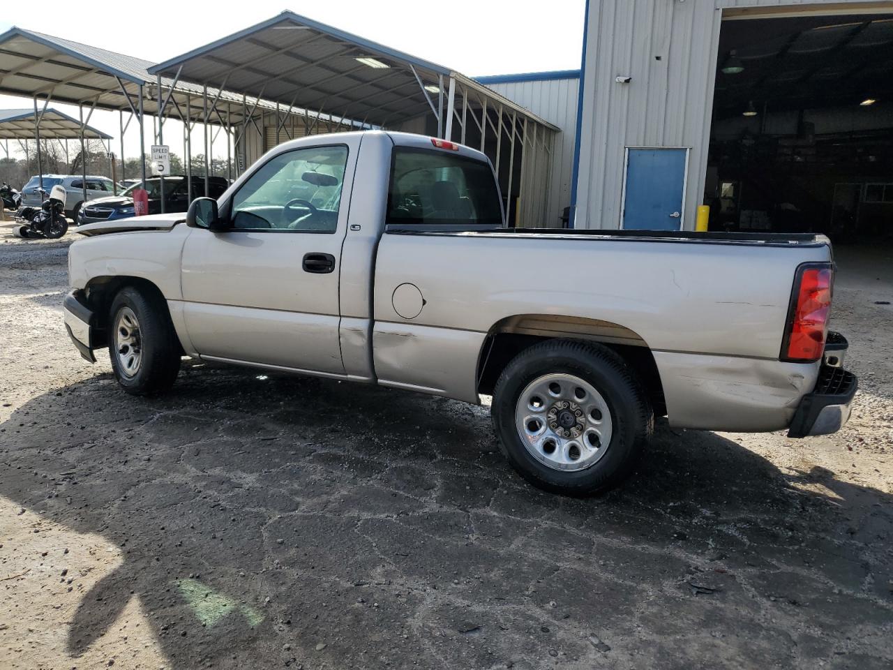 2007 Chevrolet Silverado - Image 2