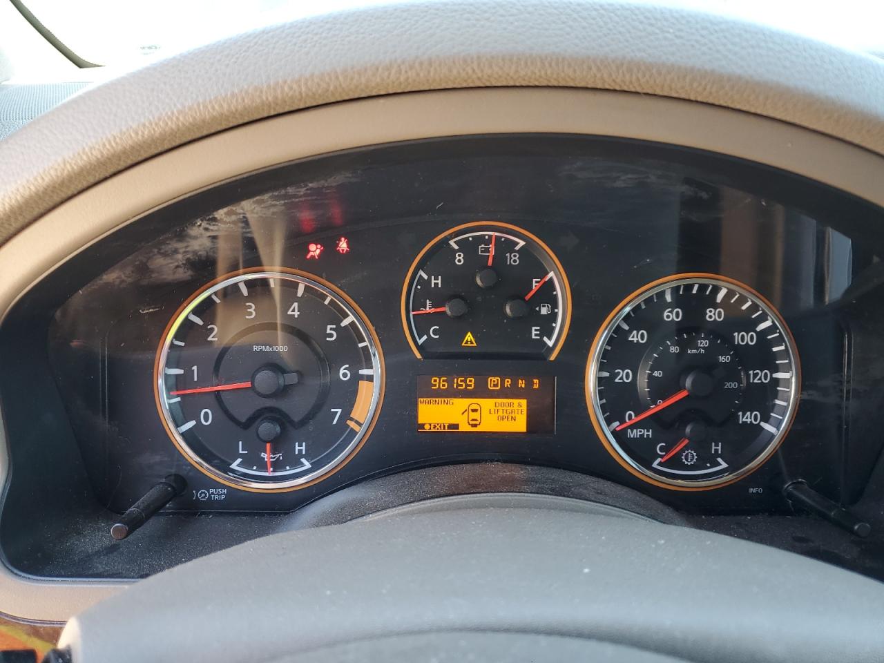 2015 Nissan Armada - Image 9