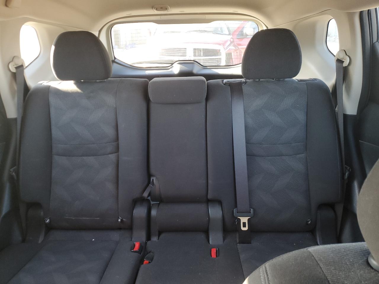2016 Nissan Rogue - Image 10