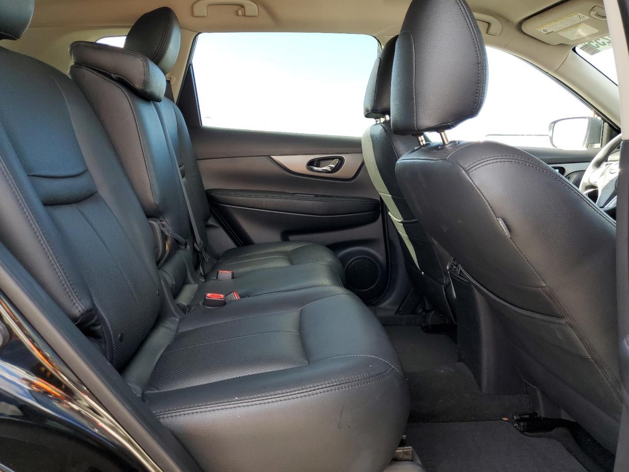 2015 Nissan Rogue - Image 11