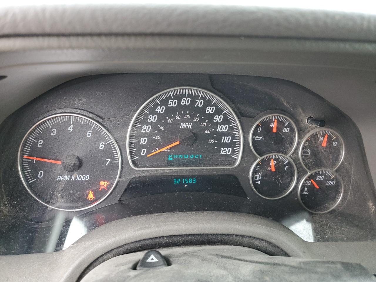 2004 GMC Envoy - Image 9