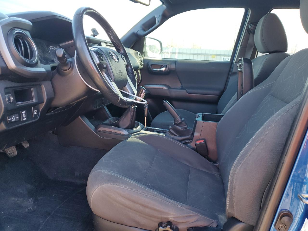 2016 Toyota Tacoma - Image 7
