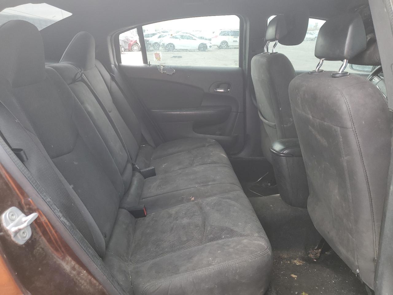 2013 Chrysler 200 - Image 10