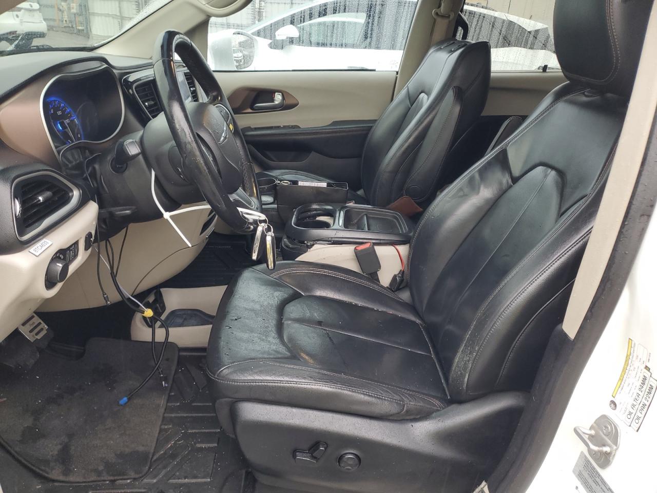 2017 Chrysler Pacifica - Image 7