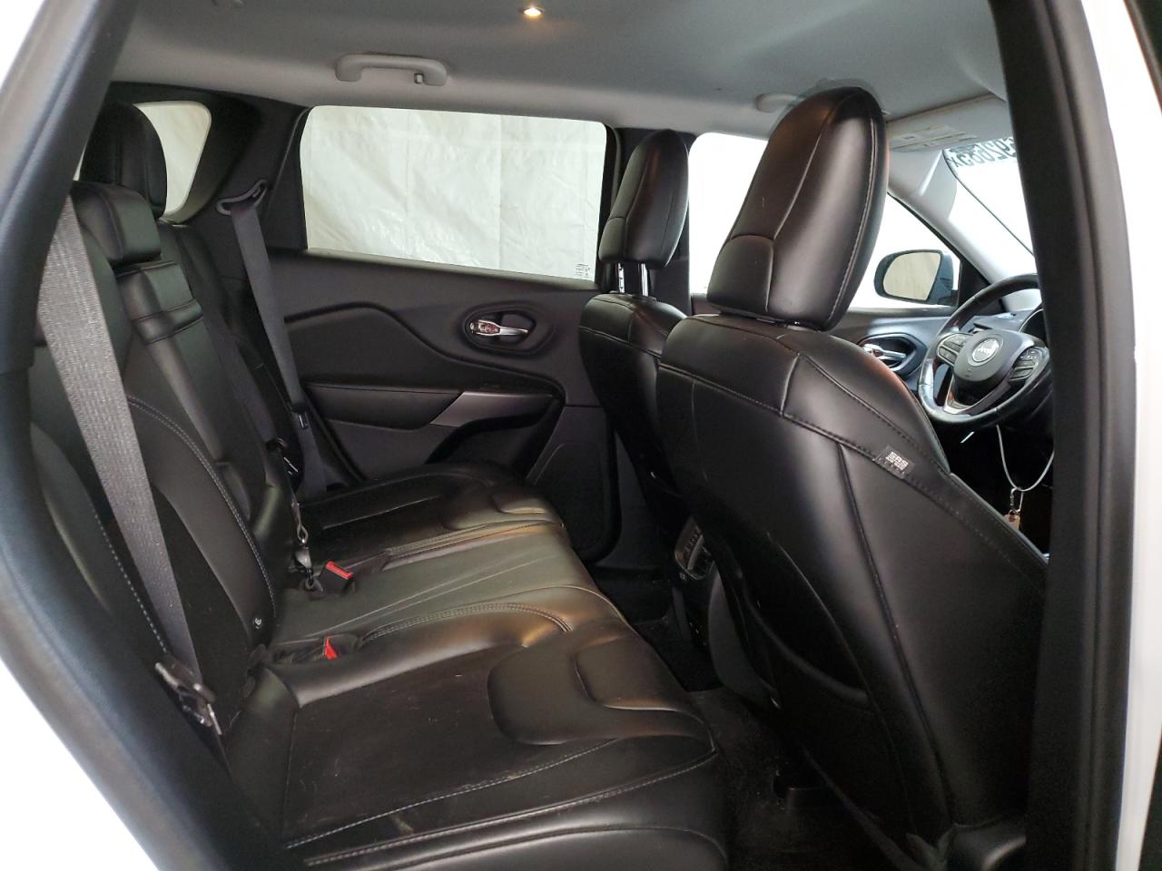2019 Jeep Grand Cherokee - Image 11