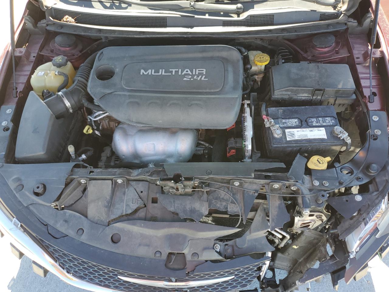 2015 Chrysler 200 - Image 13