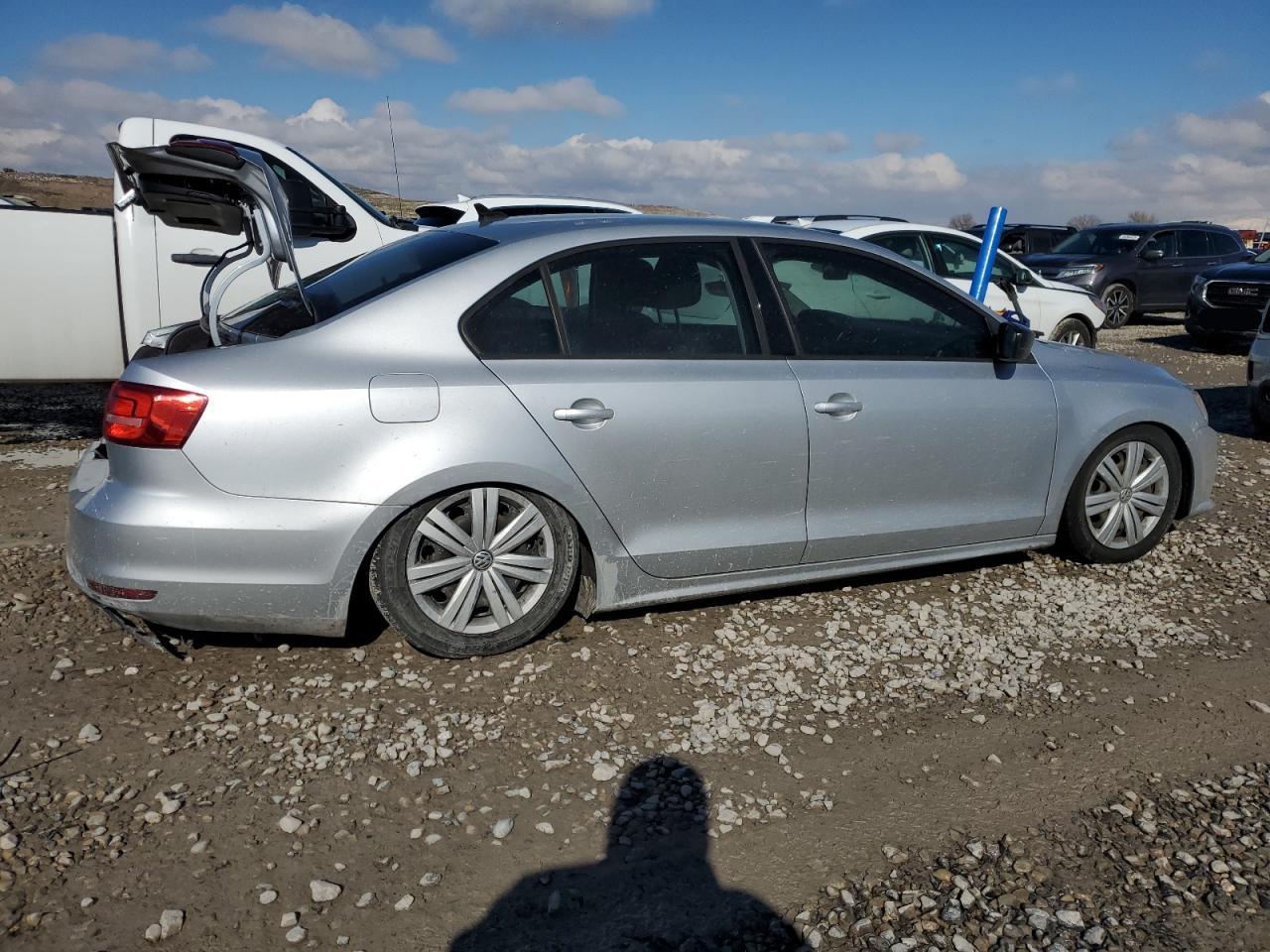 2015 Volkswagen Jetta - Image 3