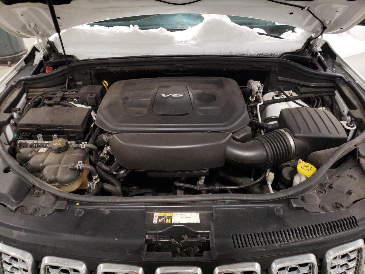 2017 Jeep Grand Cherokee - Image 12