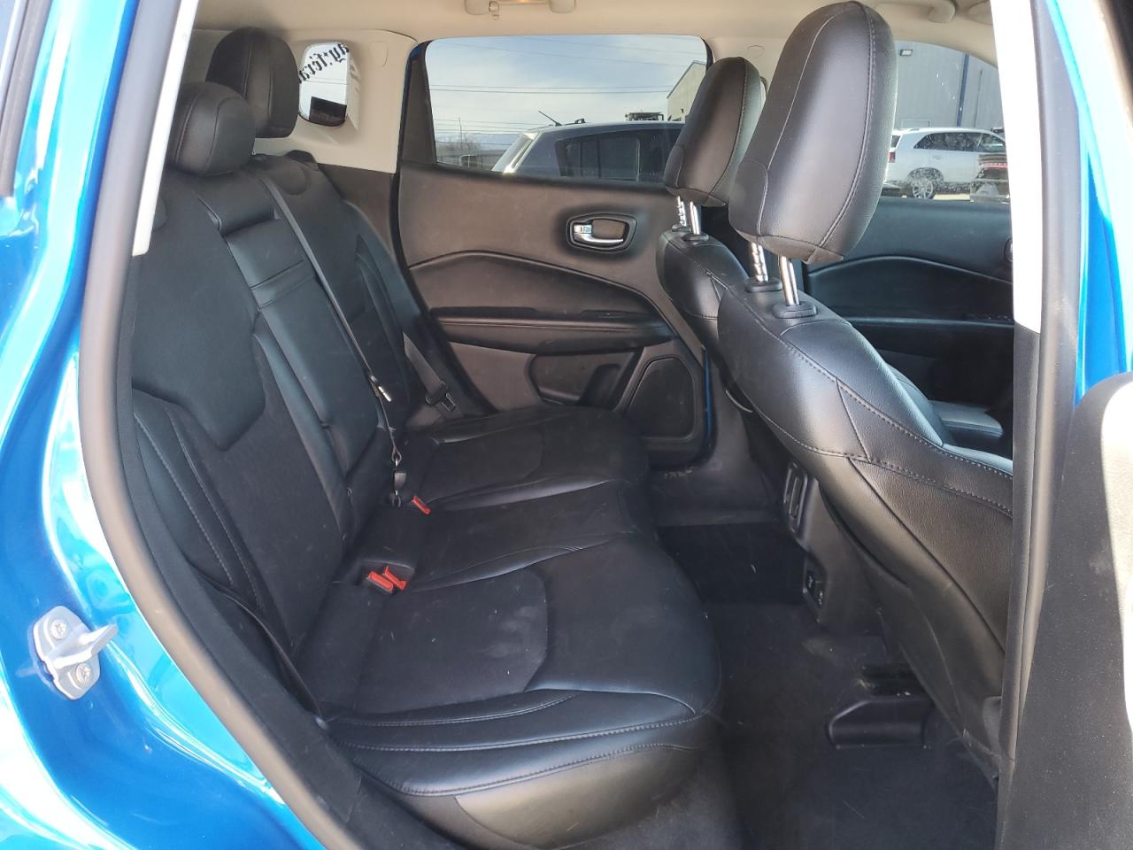 2018 Jeep Compass - Image 12