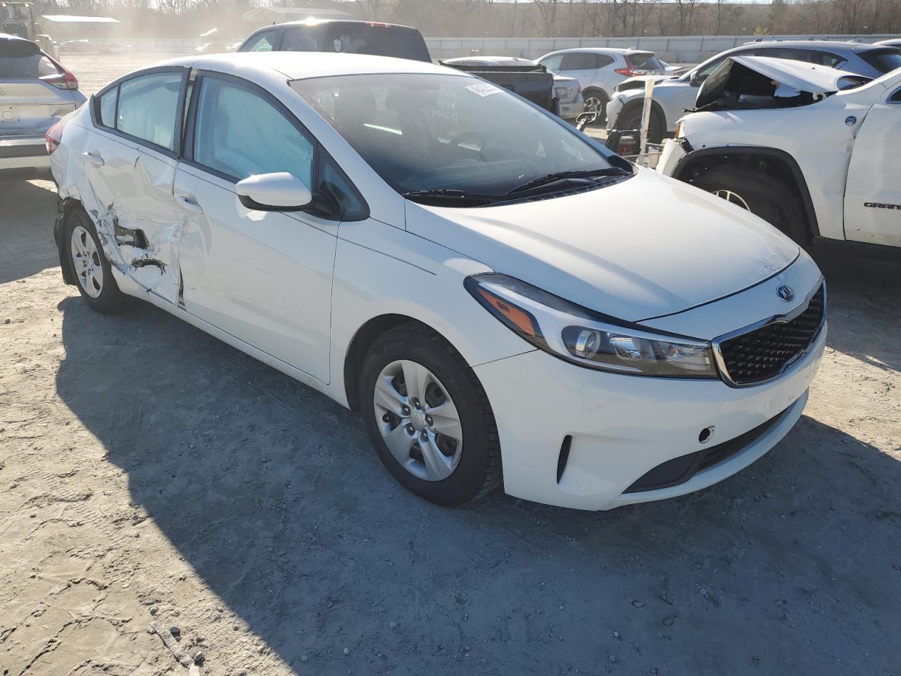 2017 Kia Forte - Image 4