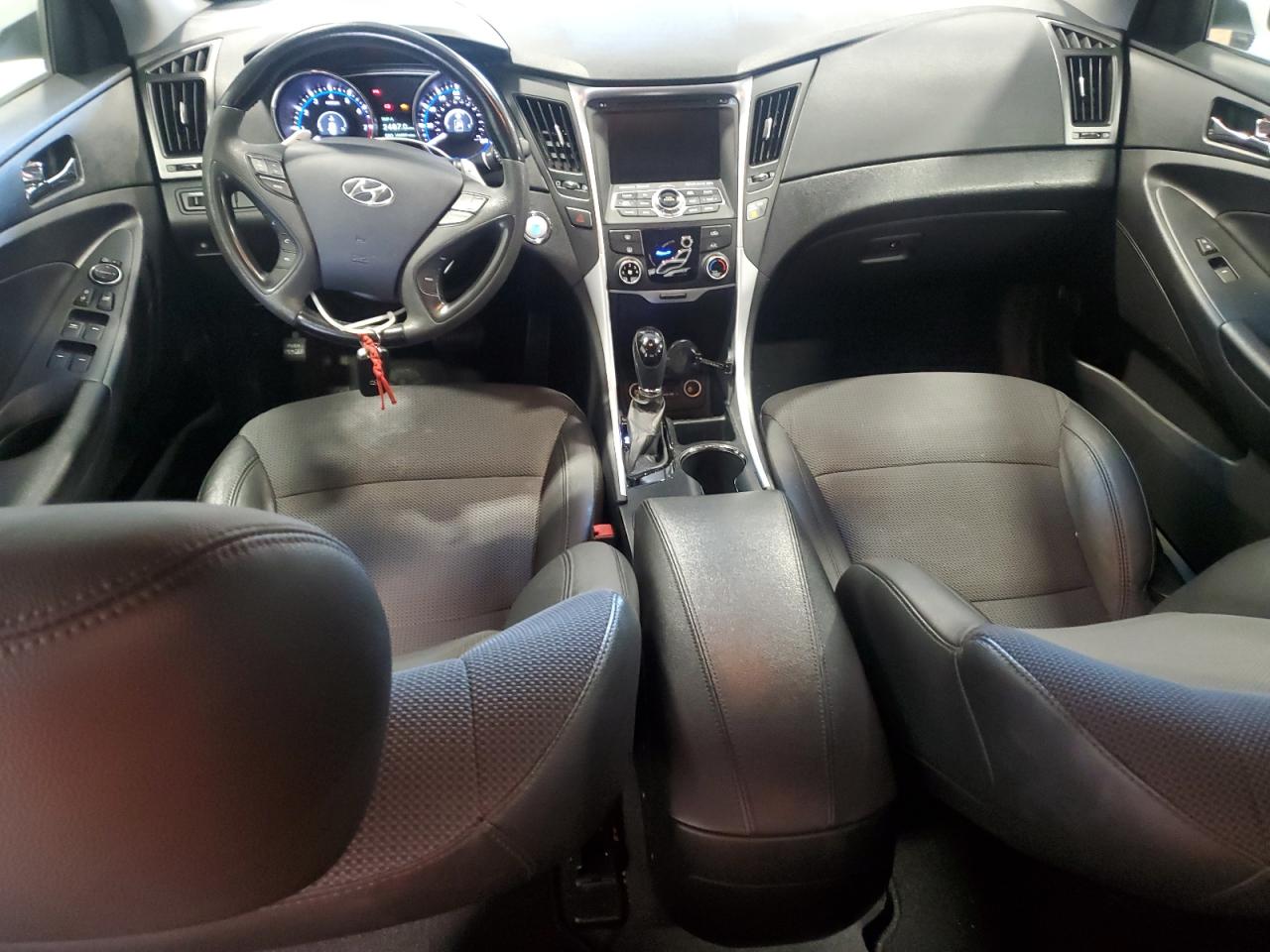 2013 Hyundai Sonata - Image 8