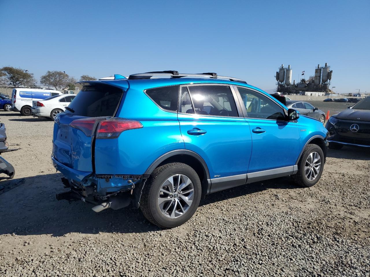 2017 Toyota RAV 4 - Image 3