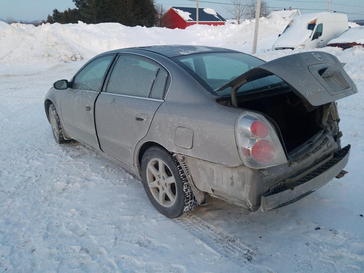 2005 Nissan Altima - Image 2