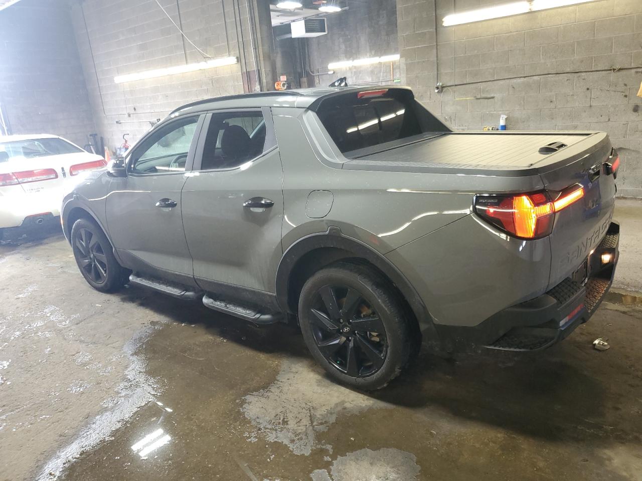 2024 Hyundai Santa Cruz - Image 2