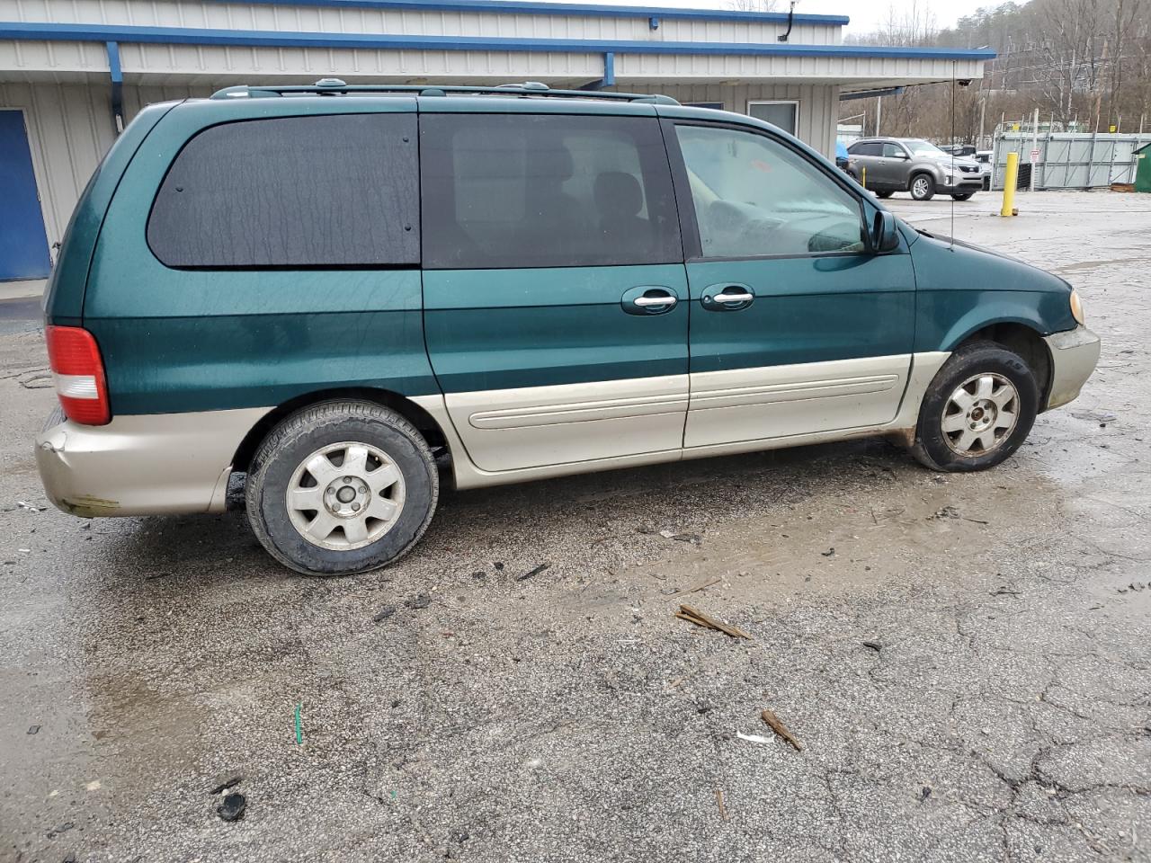 2003 Kia Sedona - Image 3