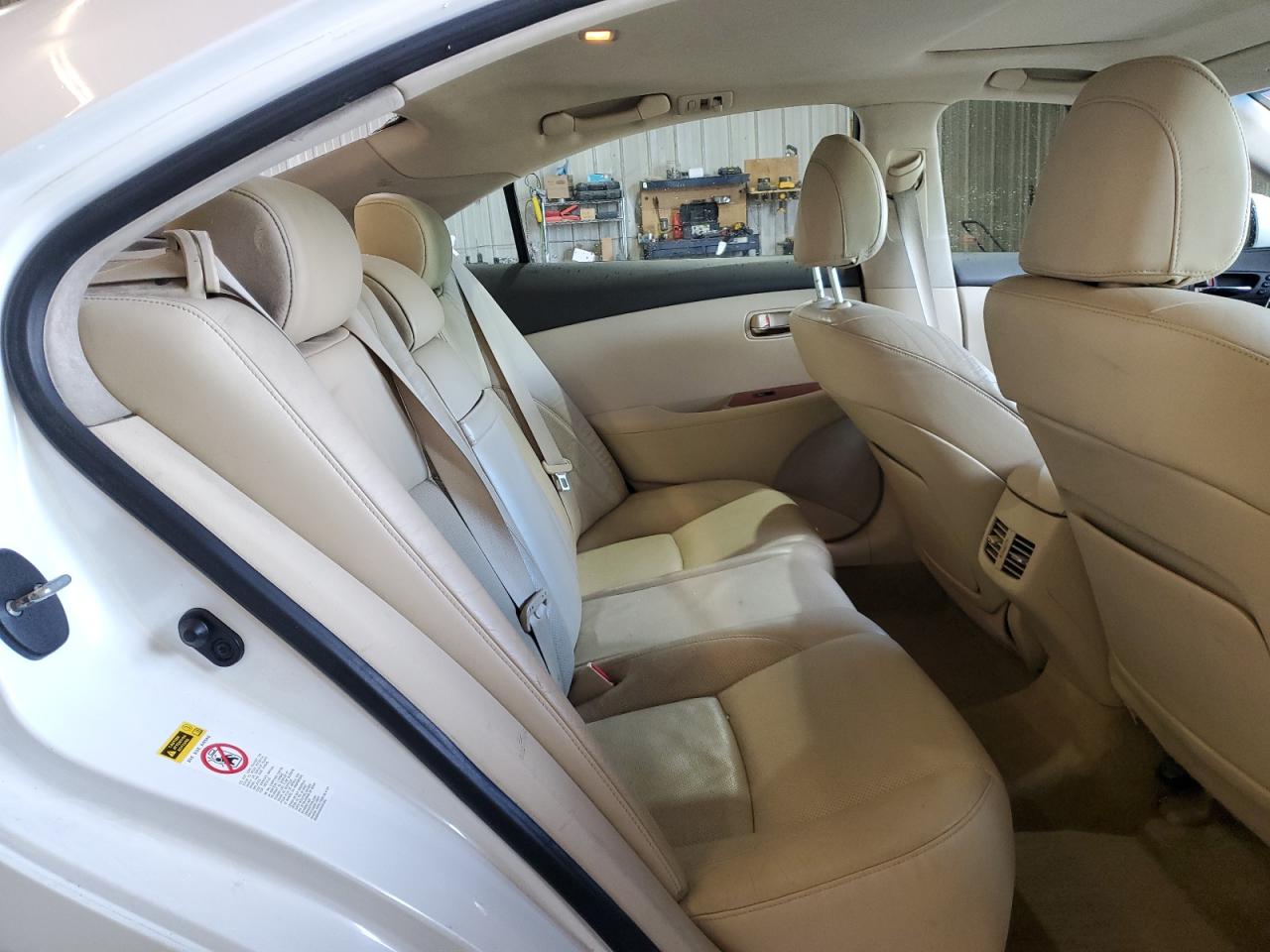 2010 Lexus ES - Image 10