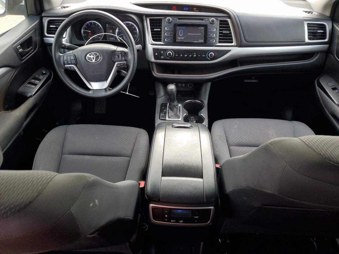2017 Toyota Highlander - Image 8
