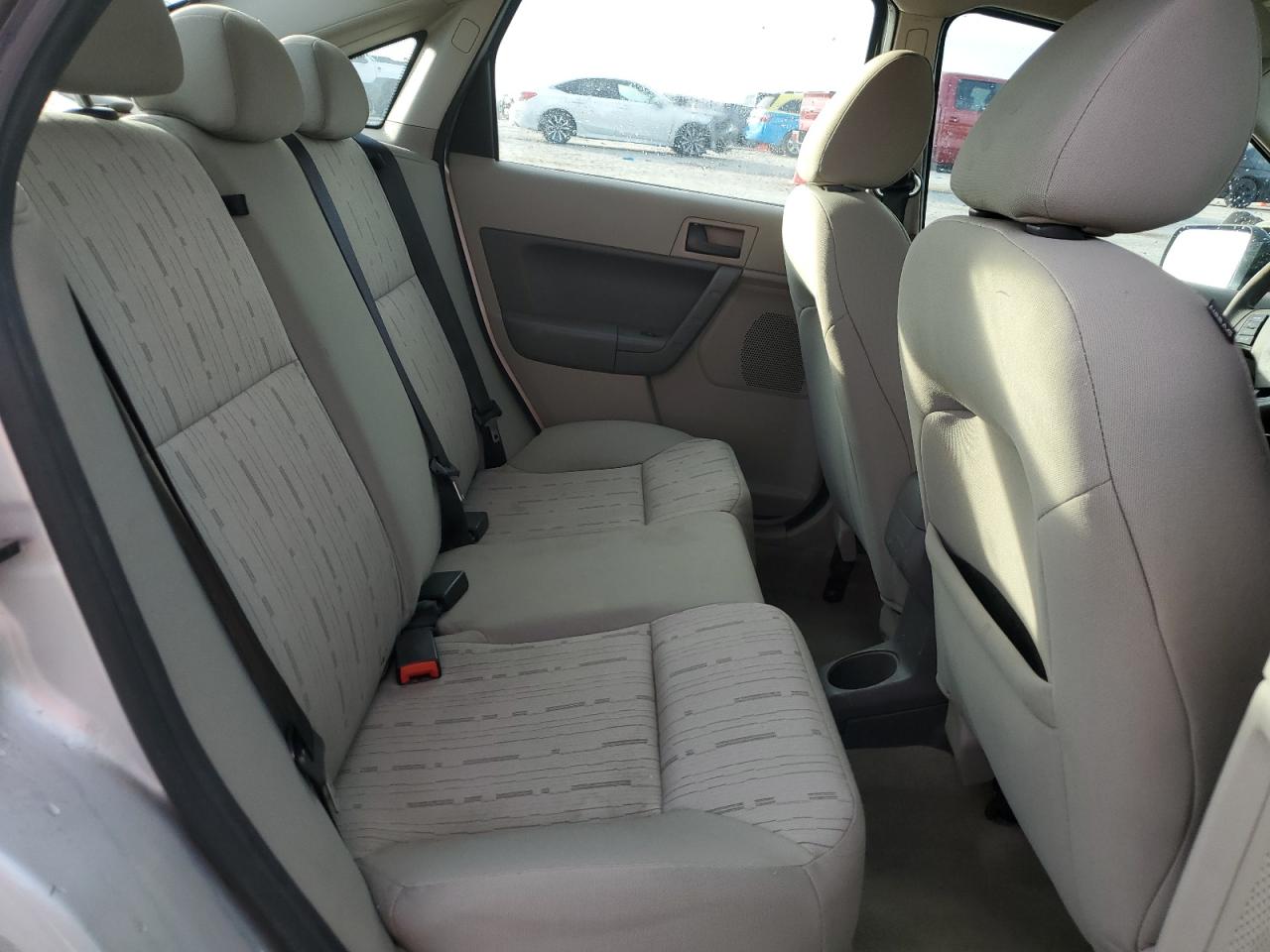 2010 Ford Focus - Image 10