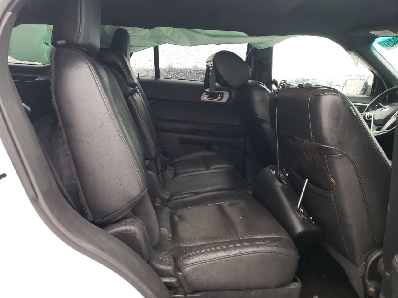 2015 Ford Explorer - Image 12
