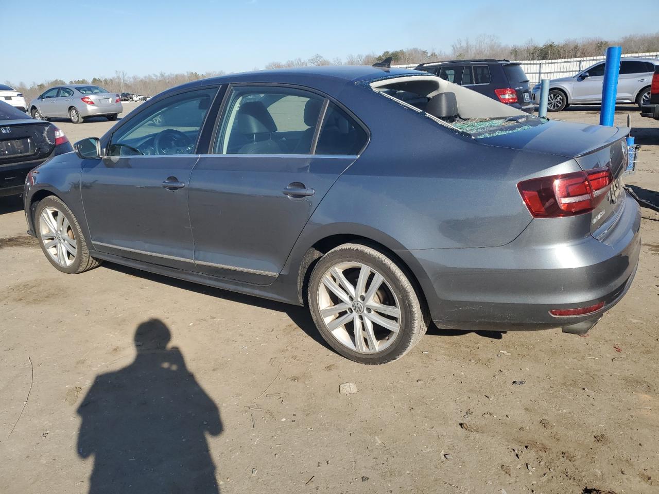 2017 Volkswagen Jetta - Image 2