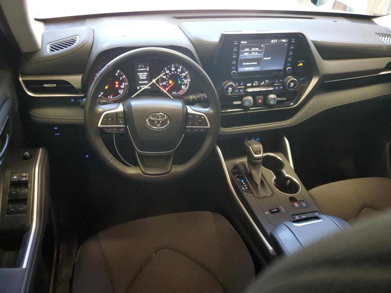 2022 Toyota Highlander - Image 8