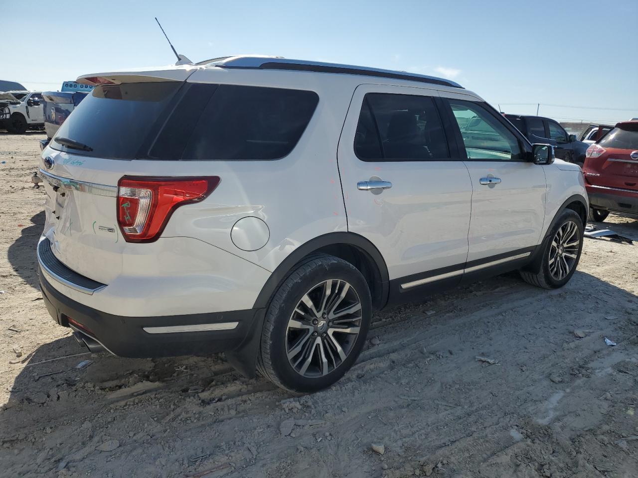 2019 Ford Explorer - Image 3