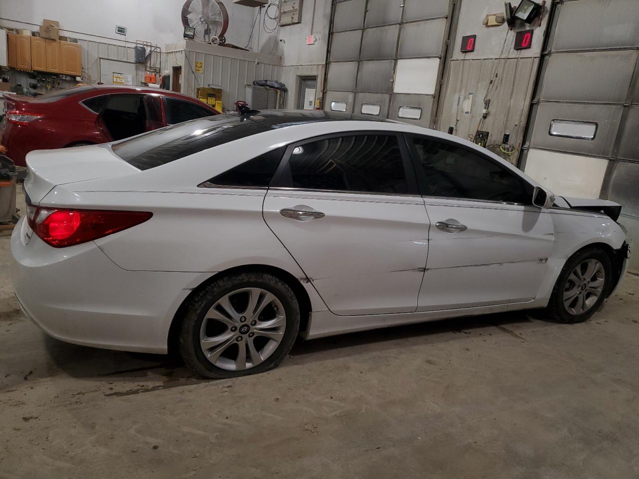 2013 Hyundai Sonata - Image 3