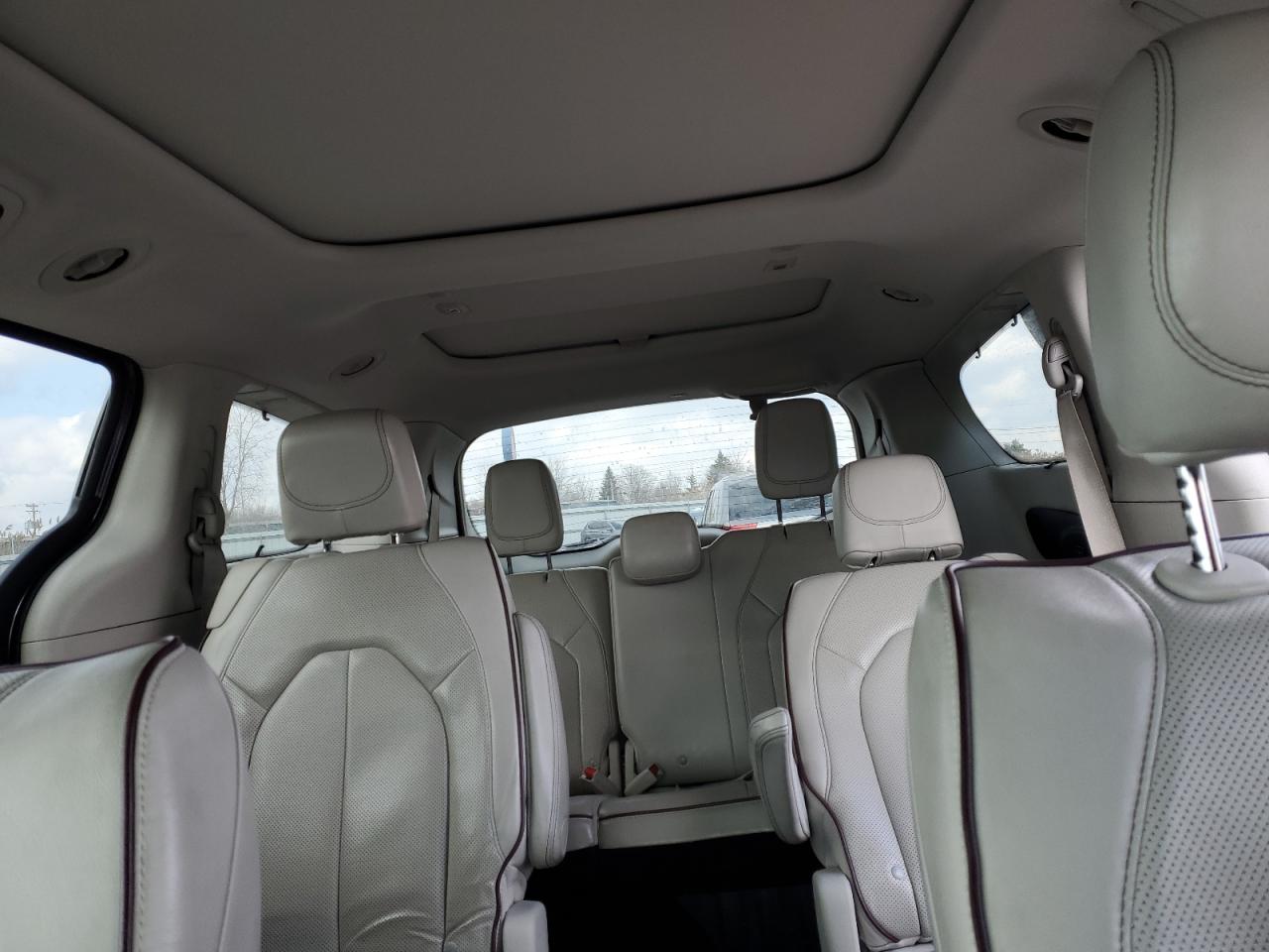 2020 Chrysler Pacifica - Image 10