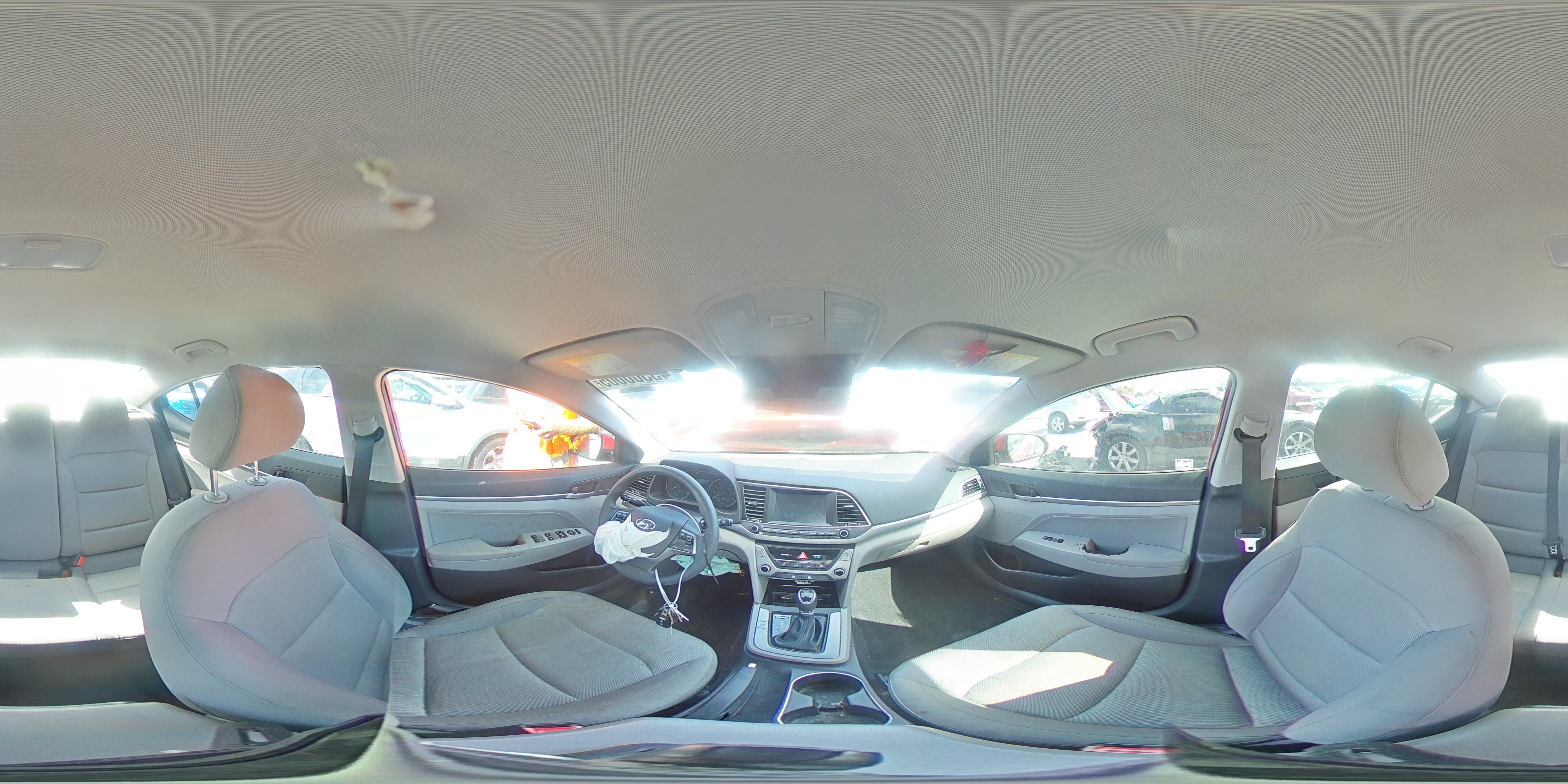 2017 Hyundai Elantra - Image 13
