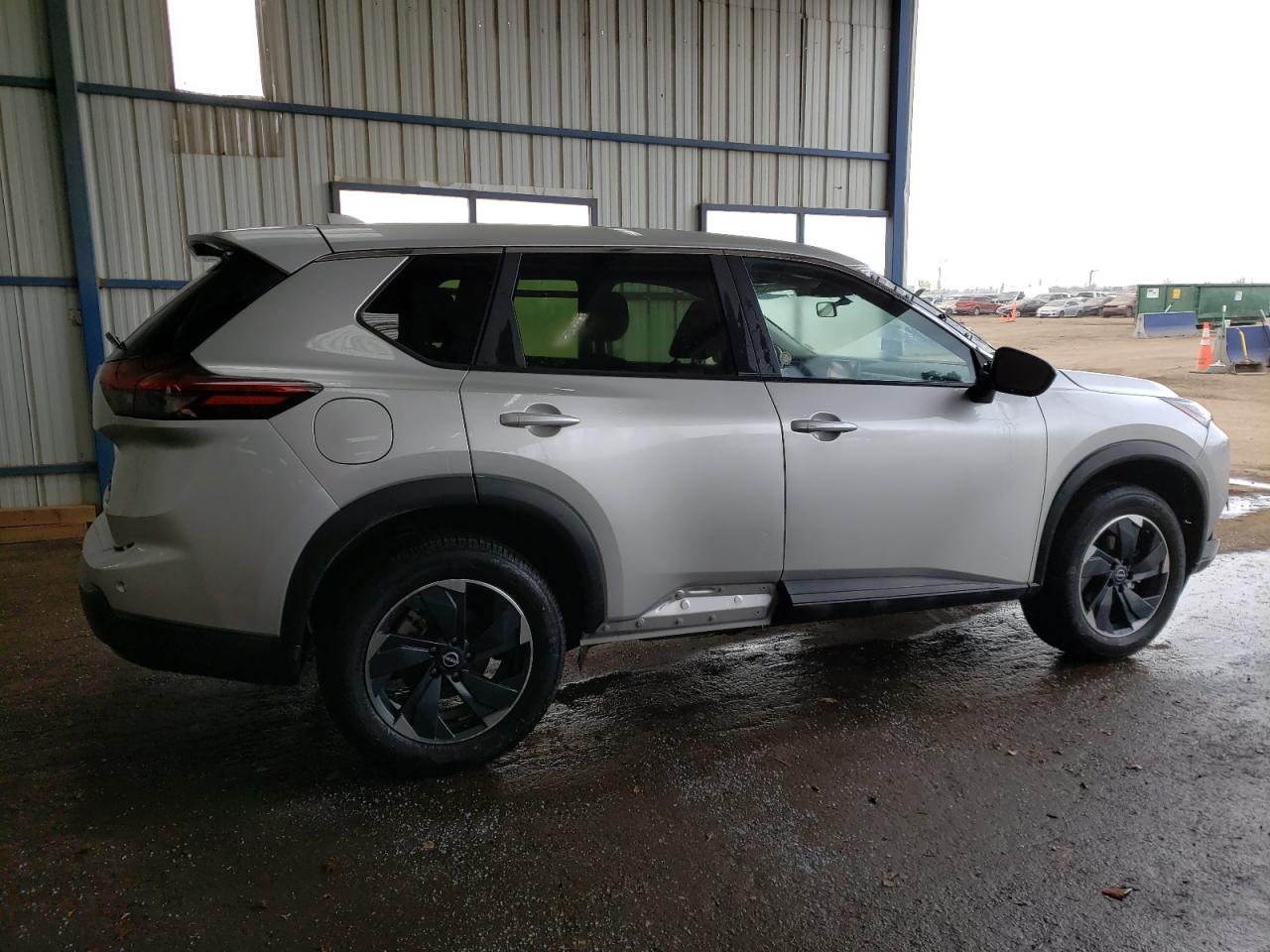 2024 Nissan Rogue - Image 3