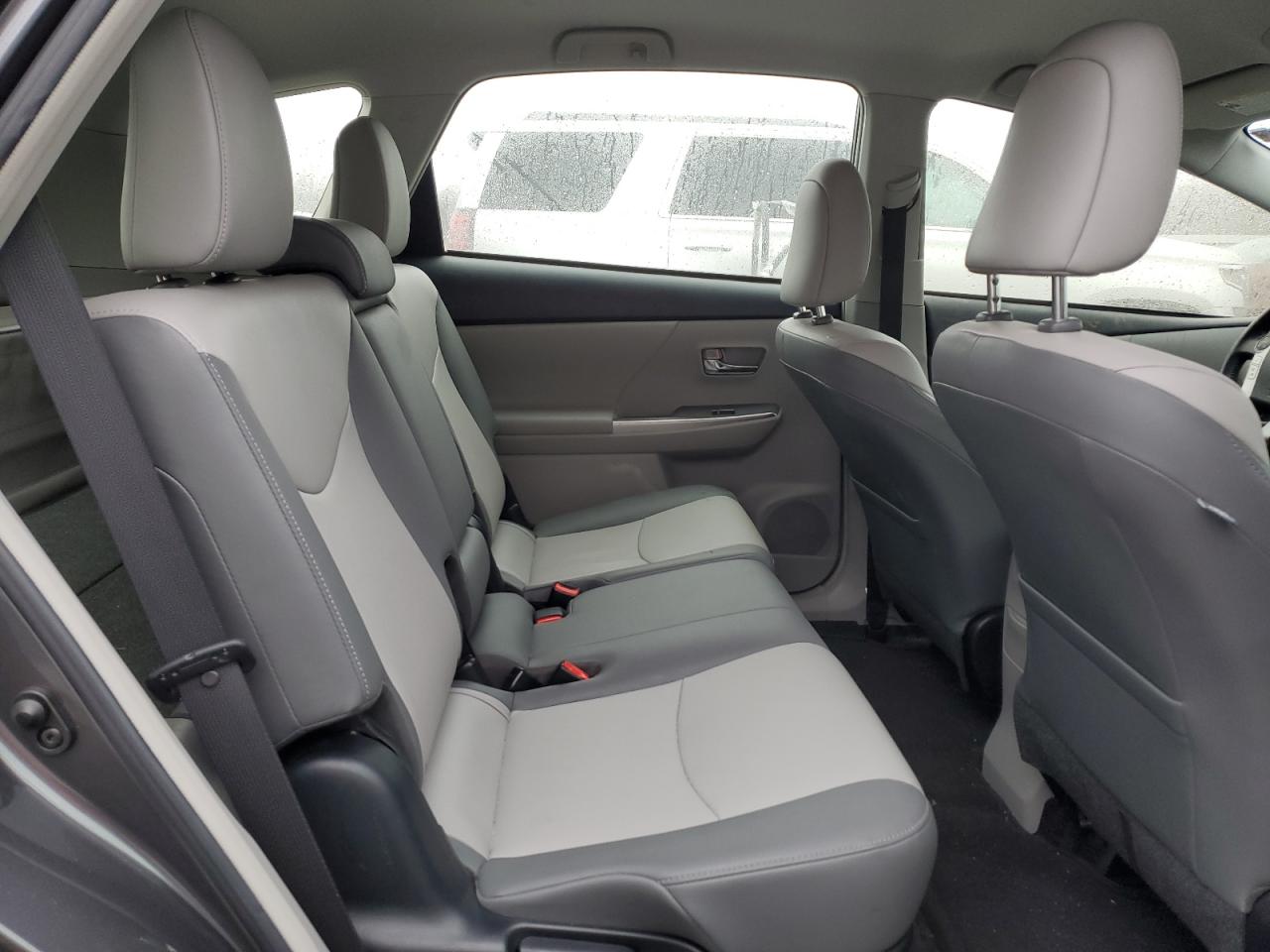2016 Toyota Prius - Image 10
