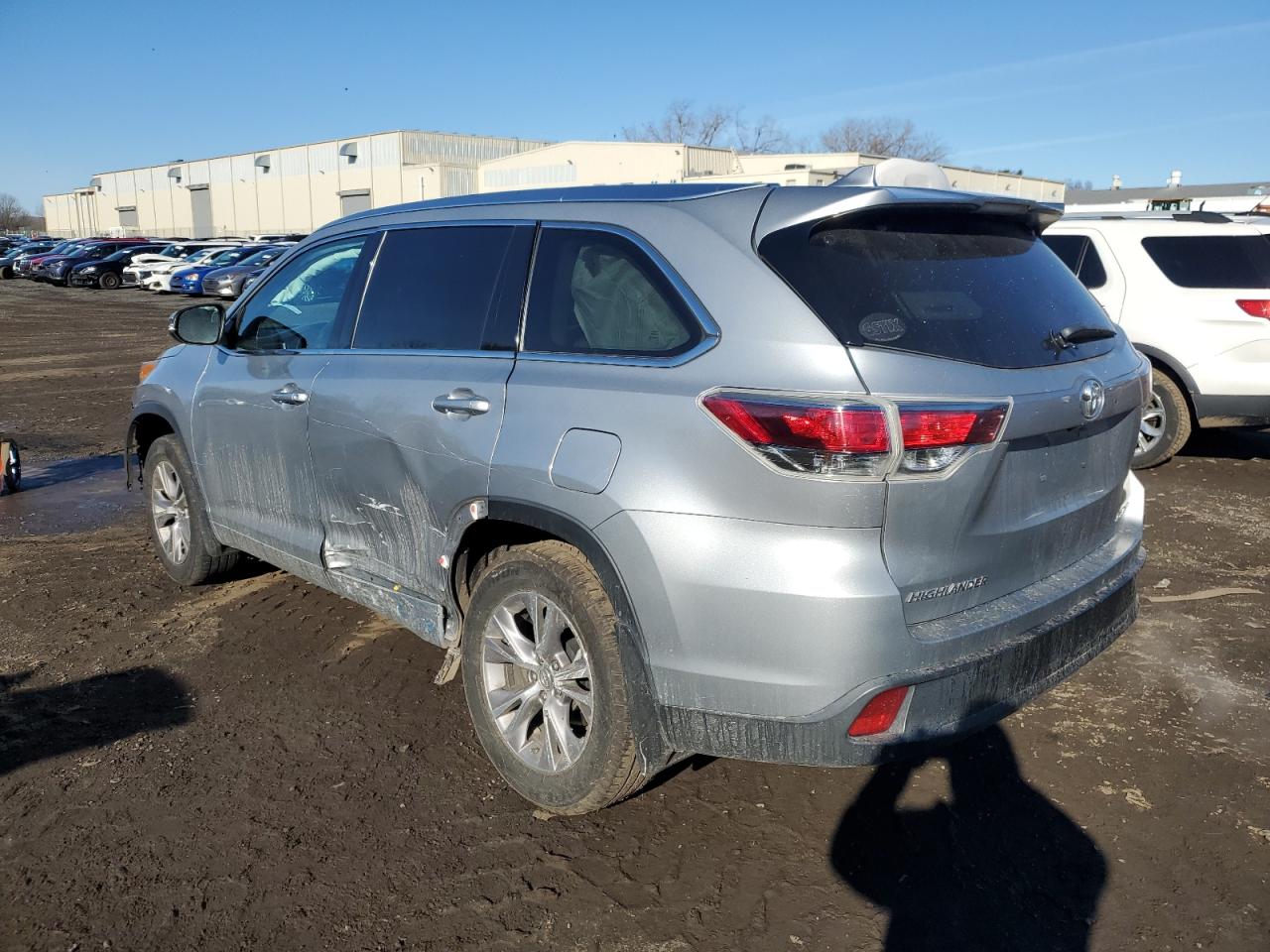 2015 Toyota Highlander - Image 2
