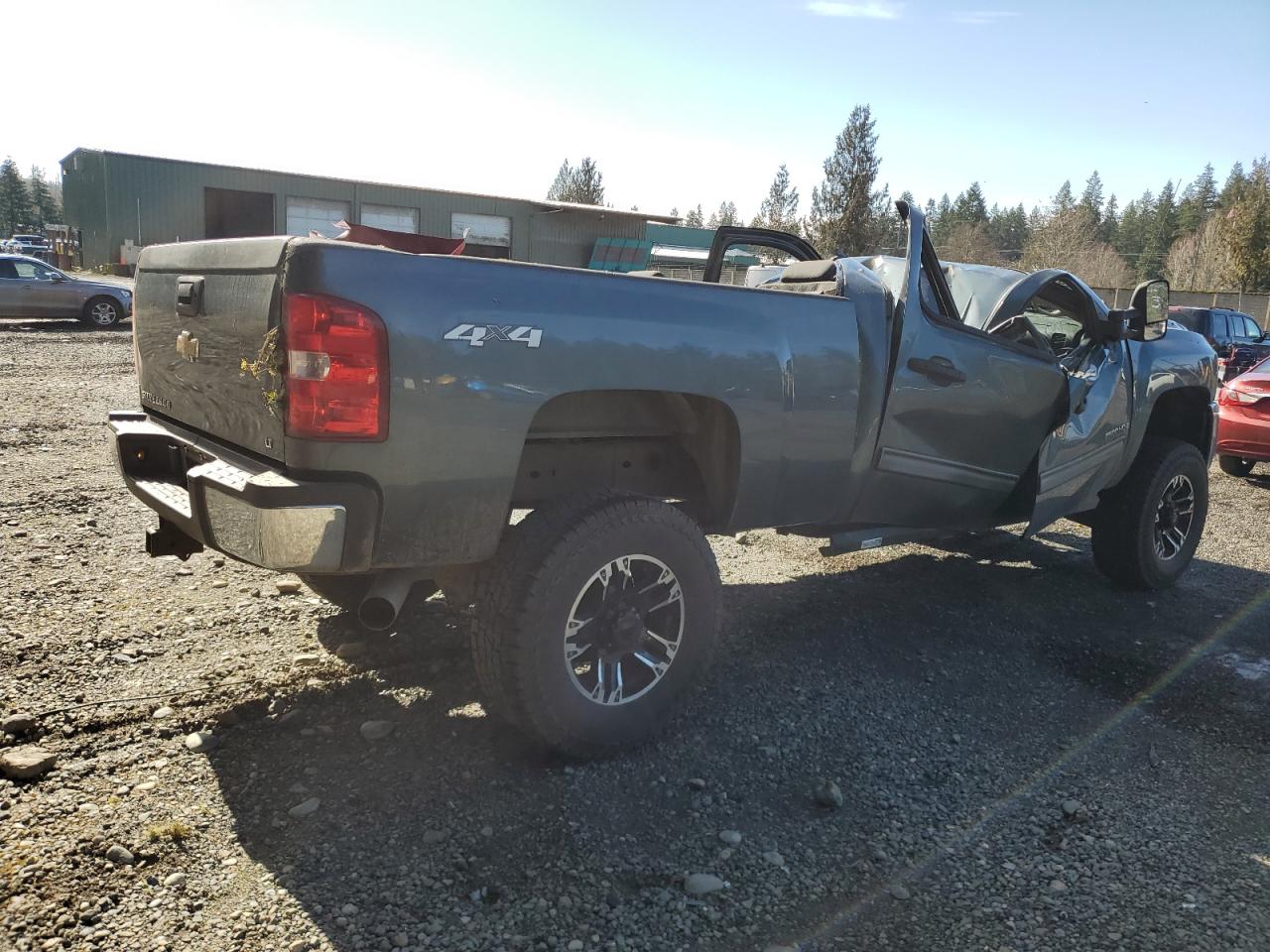 2009 Chevrolet Silverado - Image 3