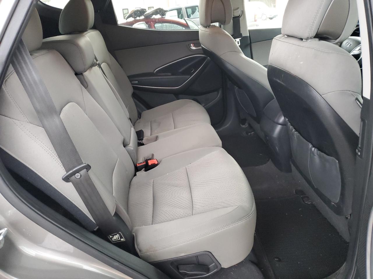 2018 Hyundai Santa Fe - Image 10
