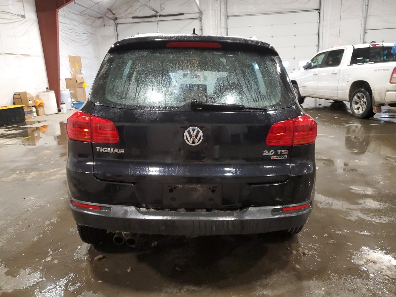 2017 Volkswagen Tiguan - Image 6