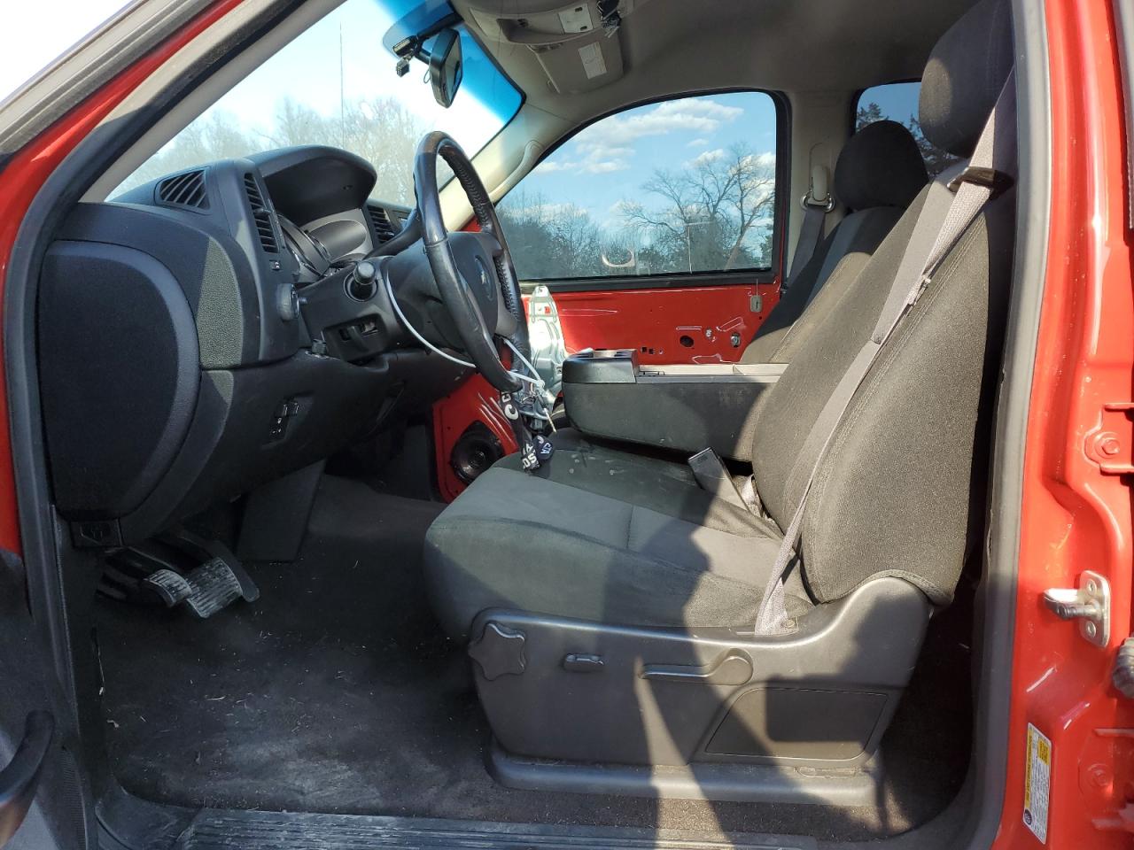 2014 Chevrolet Silverado - Image 7