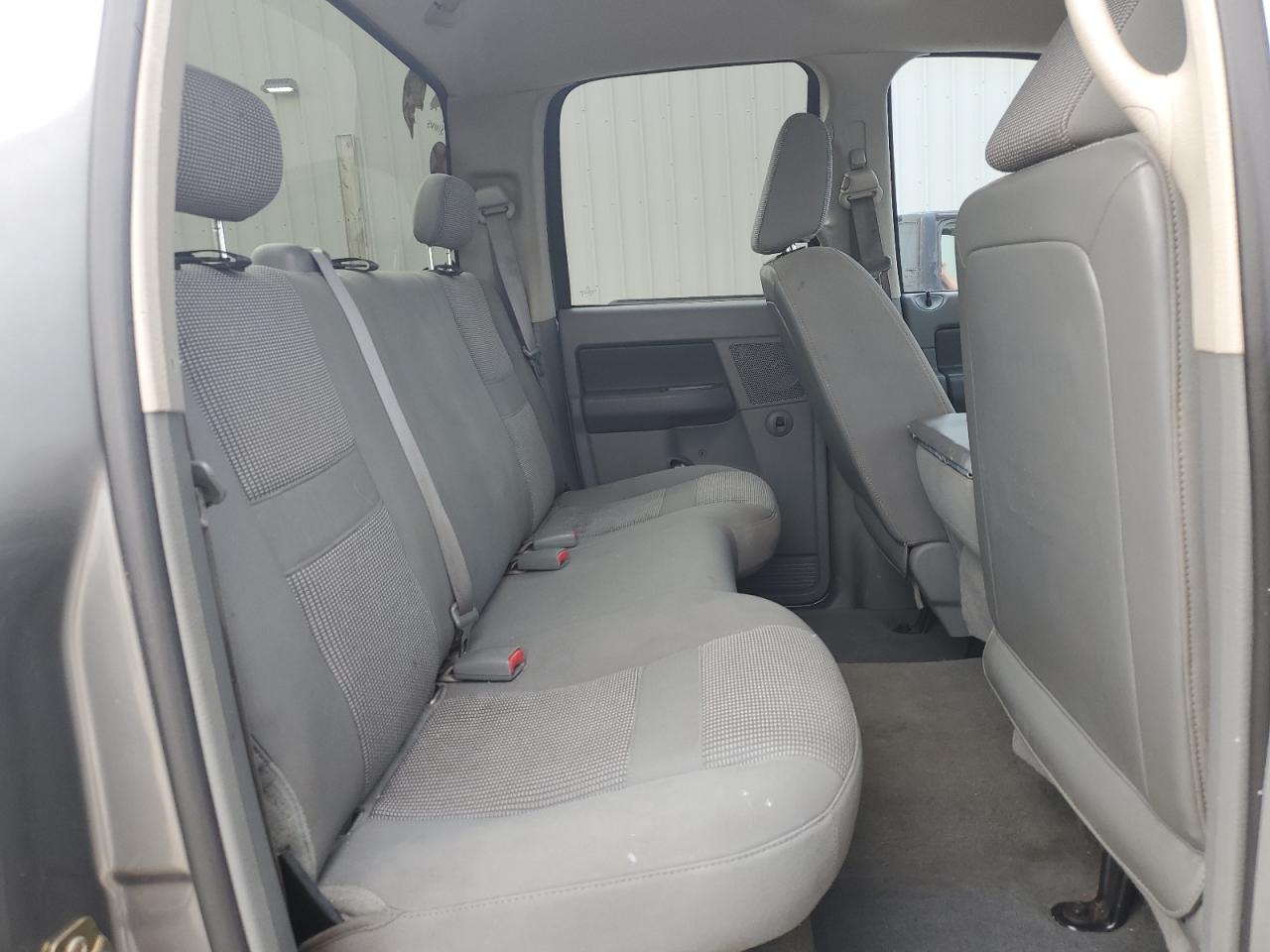 2006 Dodge RAM - Image 10